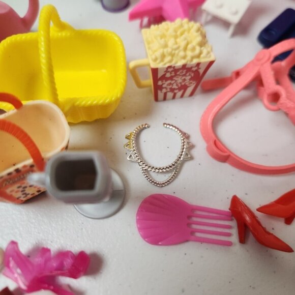 Barbie Doll House Miniatures Accessories Toys Suitcase Shoes Horse Saddle Dolls - Picture 11 of 12